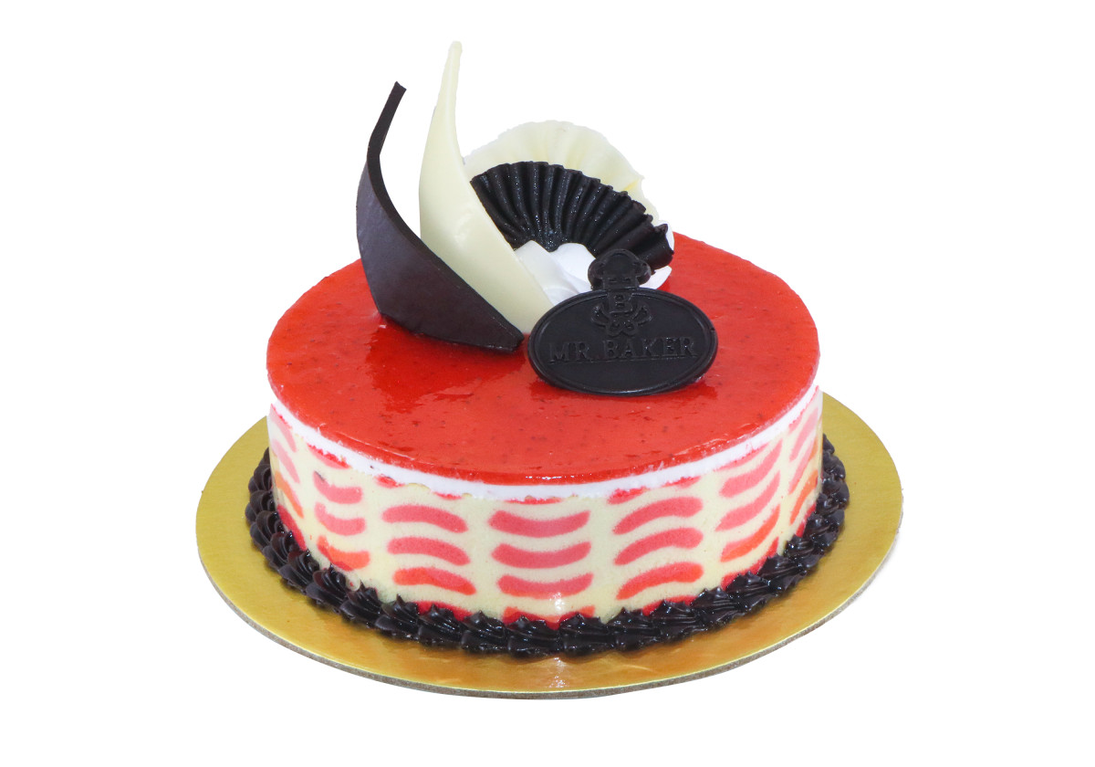 STRAWBERRY MOUSSE CAKE